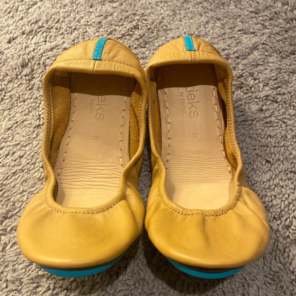 Brand new Tieks